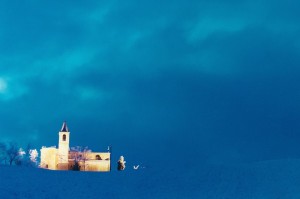 chiesetta di Pazzano tra la neve