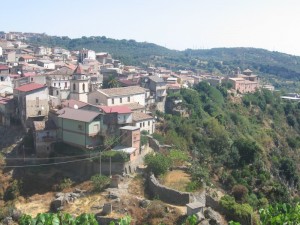 le chiese di Mesoraca nel loro contesto panoramico.