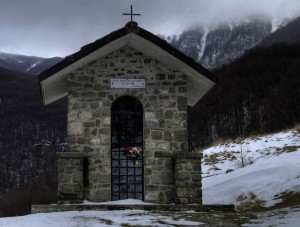 Pratospilla - Cappella sulla neve