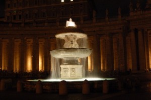Fontana in piazza - Città del Vaticano