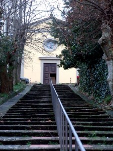 dalle scale alla chiesa