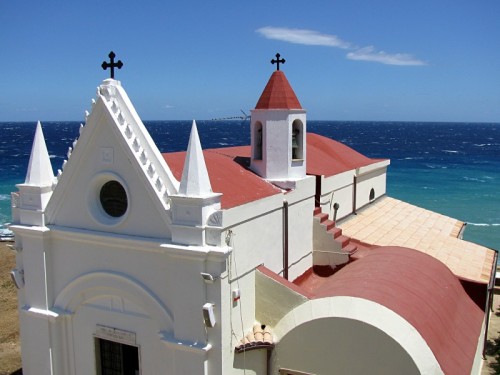 Crotone - Chiesetta sul mare a Capo Colonna