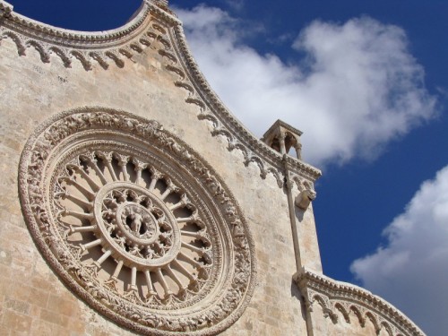 Ostuni - Il duomo di Ostuni, particolare della facciata