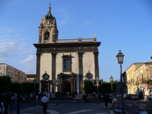 Viagrande - bianco/nero o blu/nero ? Viagrande - bianco/nero o blu/nero ?