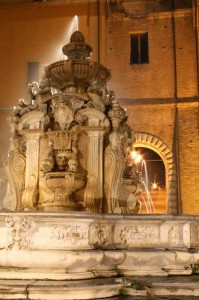 La fontana i Piazza del Popolo di notte