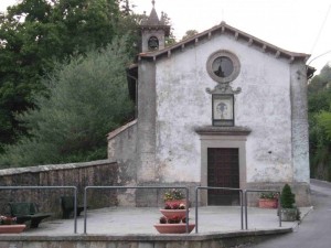 La chiesina presso la peschiera