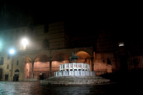 Perugia - La fontana e la sua piazza