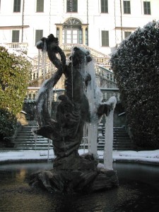 Fontana di Villa Carlotta ghiacciata