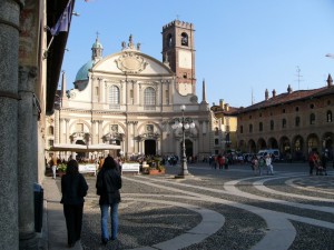 Scorcio piazza e duomo