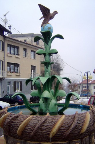 Arola - fontana del paese