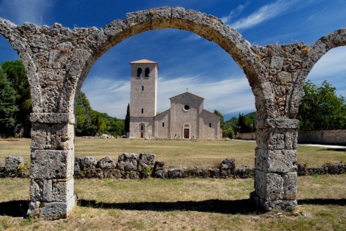 Castel San Vincenzo - Abbazia di Castel San Vincenzo Castel San Vincenzo - Abbazia di Castel San Vincenzo