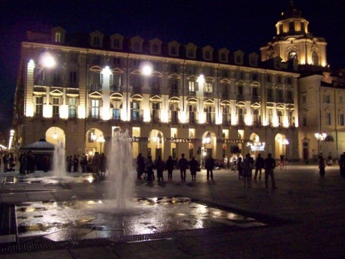 Torino - Scrosci notturni in Piazza Castello
