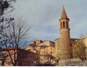 dall’alto, la chiesa