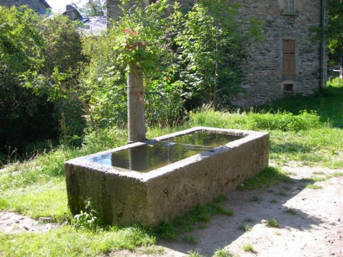 Chiavenna - Tipica fontana-abbeveratoio ad Uschione