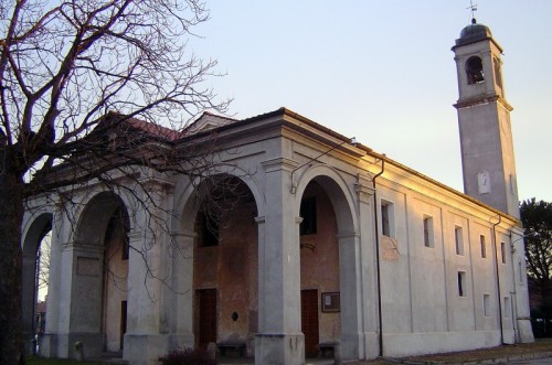 Fontaneto d'Agogna - chiesa in frazione san martino