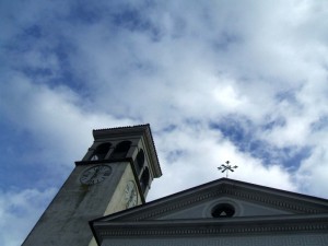 Guardando Lassù, dalla Chiesa di Qualso (frazione)