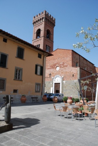 Montecarlo - Montecarlo (LU) Piazza con Chiesa e Campanile