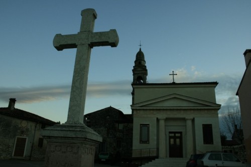 Soave - la chiesetta di S.GIORGIO del XI sec.