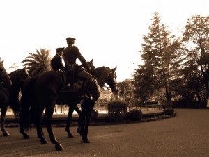 Fontana dei Mori Villa Milana con polizia a cavallo(San Rocco)