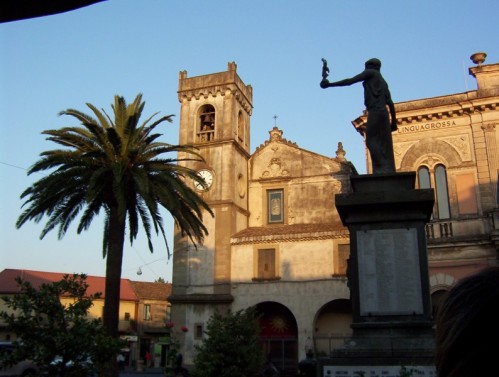 Linguaglossa - Chiesa San Francesco di Paola e Municipio ex convento Paolotti