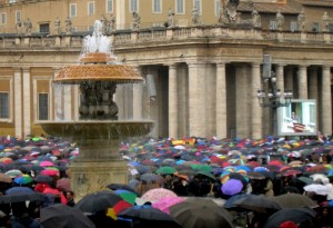 Spruzzi dalla fontana e acqua dal cielo!