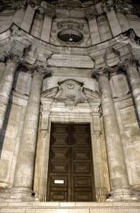 Chiesa di S.Anna - Facciata e portone.