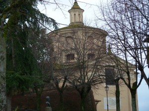 San Miniato Chiesa nascosta dagli alberi