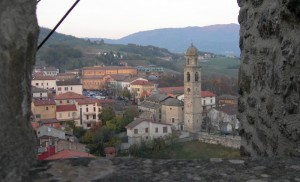 La parrocchiale vista dalla rocca