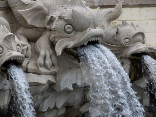 Caserta - Fontana dei Delfini 