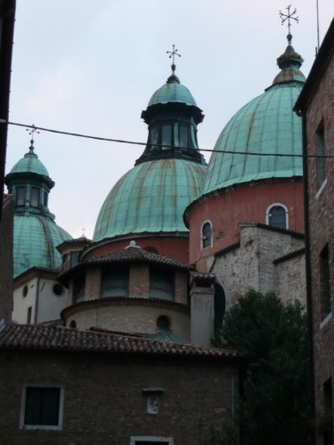 Treviso - Alle spalle del Duomo - le guglie