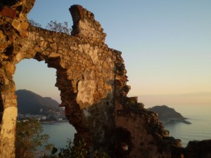 la penisola di Sestri Levante attraverso i resti della Chiesa a S.Anna….sull’antica via Romana