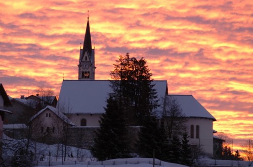 Luserna - alba sulla chiesa di Luserna