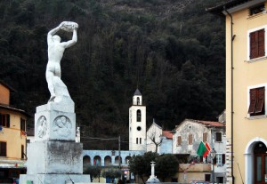 La Santissima Annunziata vista dalla Piazza