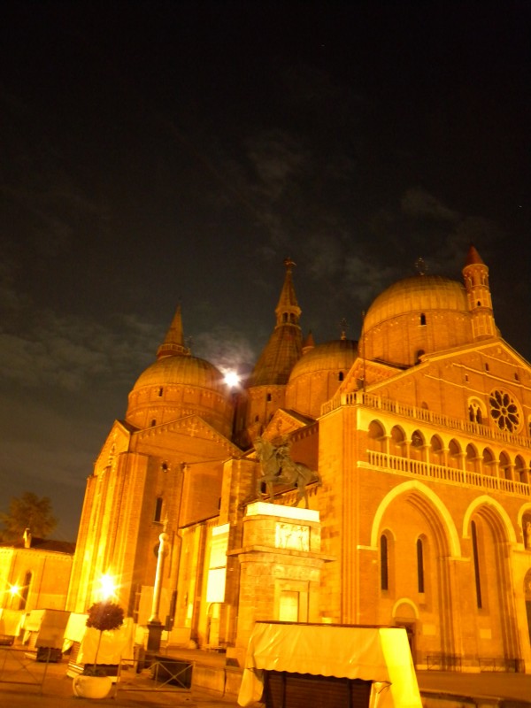 ''La Basilica del Santo - Illuminazione a confronto'' - Padova