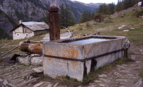 Pragelato - fontana d'alpeggio in Val Troncea, borgata Troncea, Pragelato