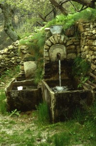 fontana - abbeveratoio a Sarsenà, alpeggio nel comune di Bobbio Pellice