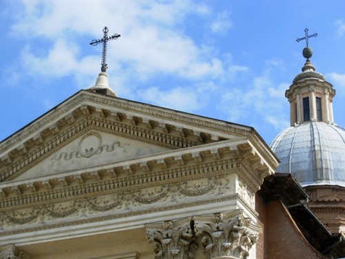 Roma - Chiesa di San Rocco timpano e cupola