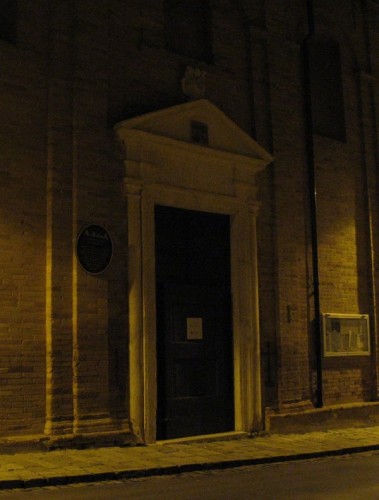 Castelplanio - Il portale di S.Sebastiano a notte fonda