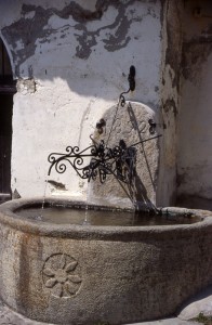 Roure, frazione Villaretto, fontana