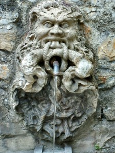 Antica fontana a Castiglione Intelvi (CO)
