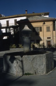 Bardonecchia, piazza S. Ippolito, fontana