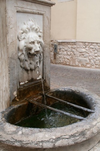 Ala - La fontana di via Sartori