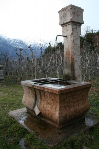 Calavino - Corgnon - fontana alpina