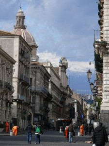 La cupola che guarda l’Etna