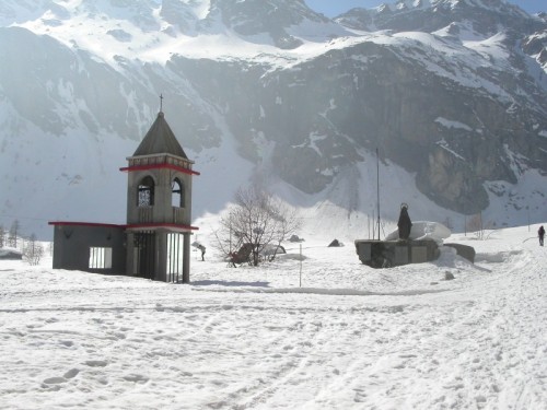 Balme - chiesetta al Pian della Mussa (Balme, Val d'Ala), sorge nel luogo in cui nel 1927 fu composto dall'alpinista Toni Ortelli il celebre canto "la Montanara"