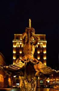 Roma, fontana del tritone a Piazza Barberini