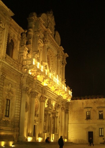 Lecce - Chiesa di Santa Croce di notte ( in prospettiva )
