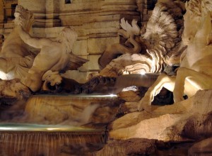 Fruscio fra le statue - Fontana di Trevi