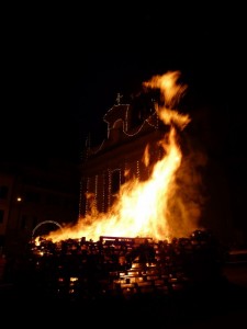 Chiesa di Sant’Antonio la sera del falò.