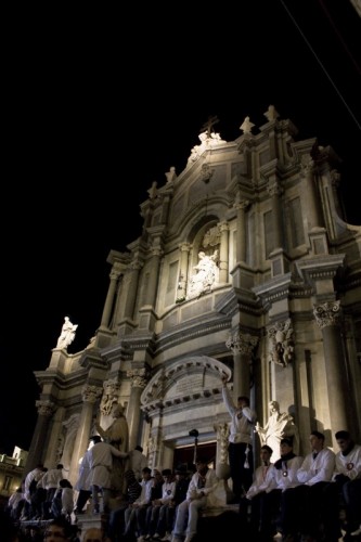 Catania - Il Duomo e i suoi devoti